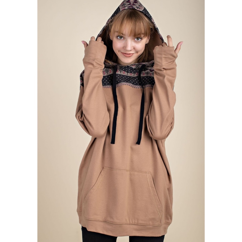 **CLEARANCE** Reindeer Hoodie Sweatshirt in Mocha